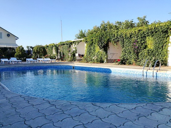 цены на отдых в гостевых домах с бассейном